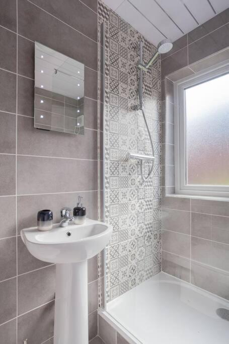 Beautiful Apartment In The Heart Of Belfast!! Екстериор снимка